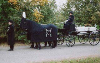 open rouwkoets